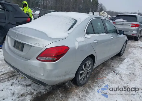 2018 Mercedes-Benz C 300 4Matic из США, поврежденный, VIN 55SWF4KB2JU241977
